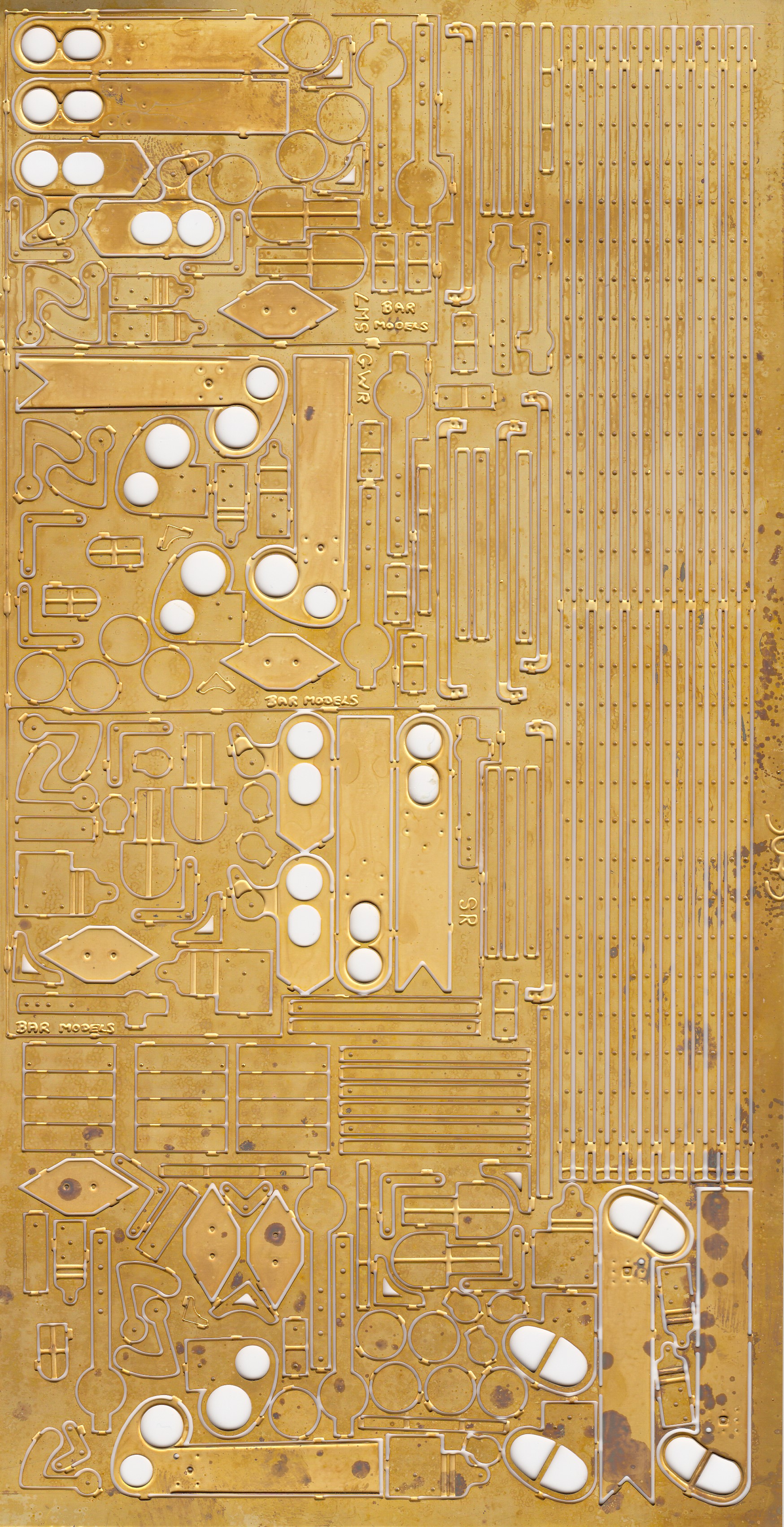 BRASS SHEET MAKES 9 SIGNAL OF MIXED TYPES